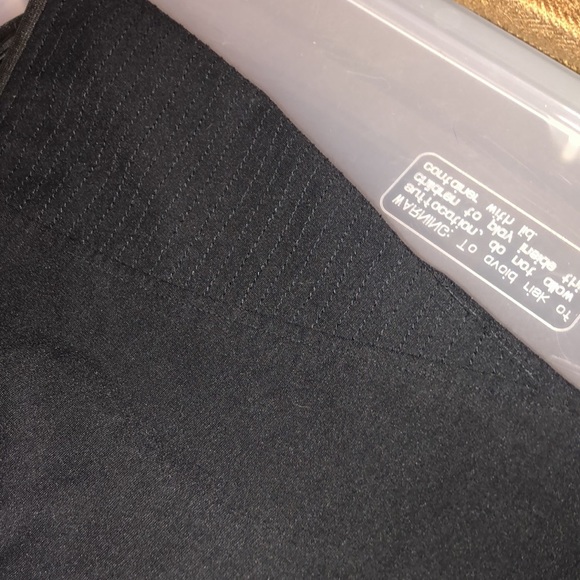 Elizabeth  and  James Motto Style Black Leggings Sz 4 - Picture 11 of 11